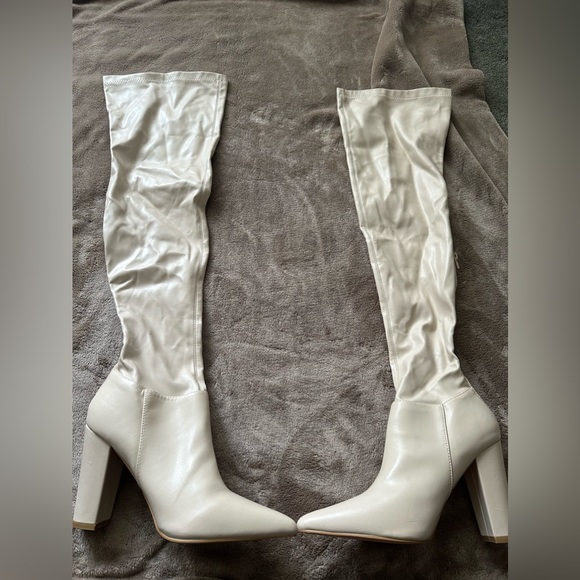 Cream colored SHEIN boots - Picture 2 of 2